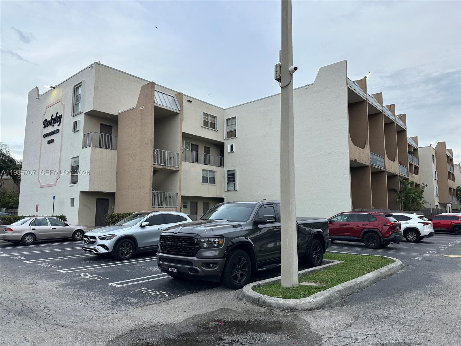 10900 SW 104th St # 322, Miami FL 33176 — 33