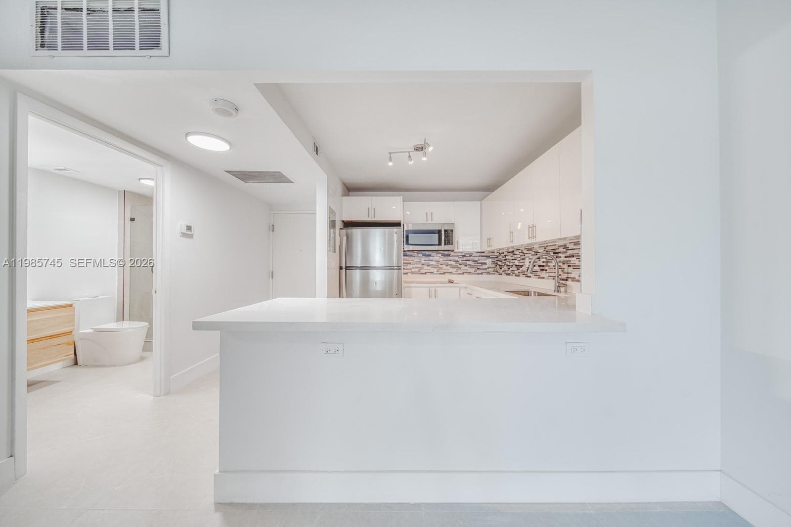 2301 Collins Ave # 311, Miami Beach FL 33139 — 16