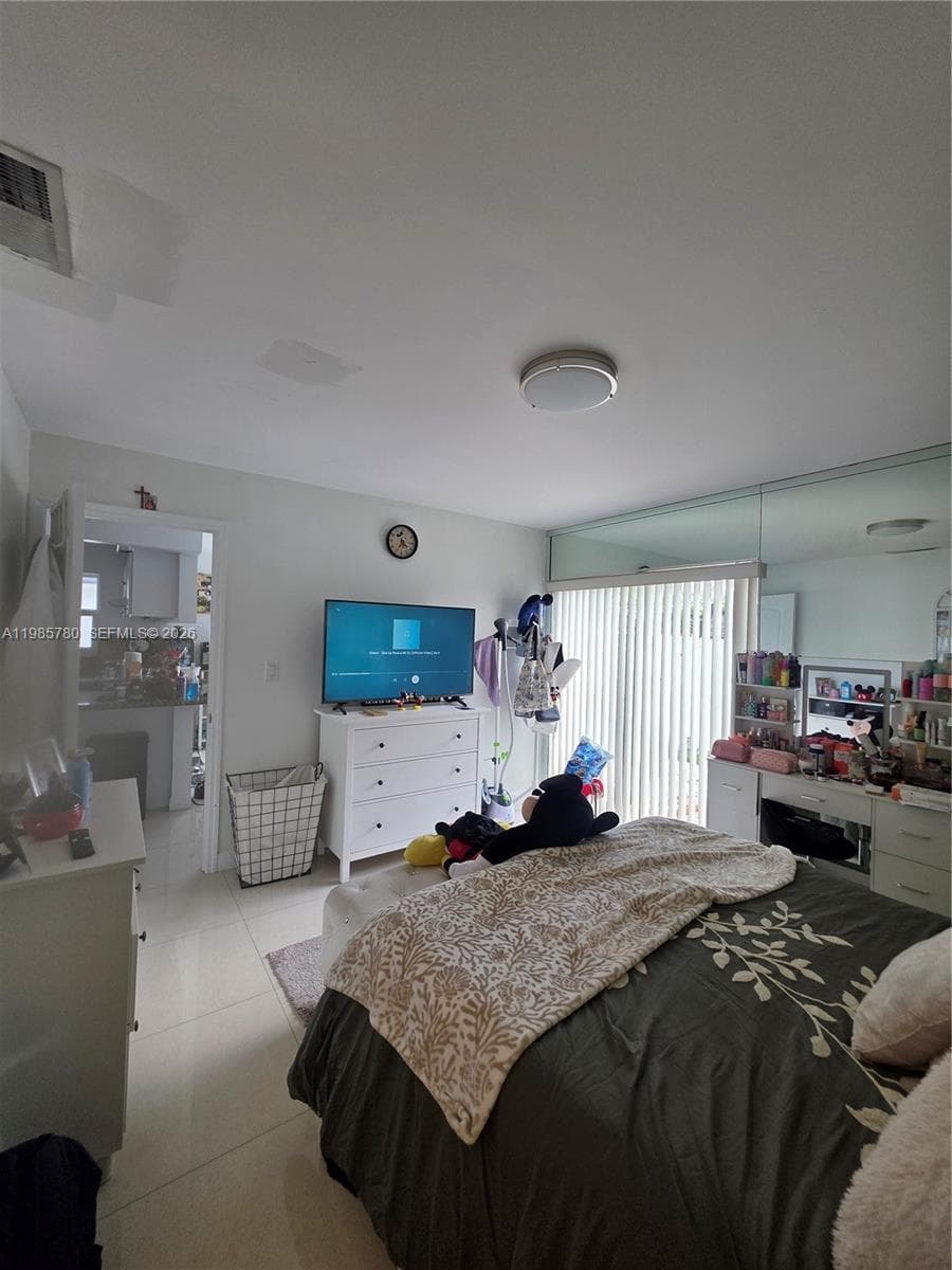 710 SW 99th Ct Cir, Miami FL 33174 — 52