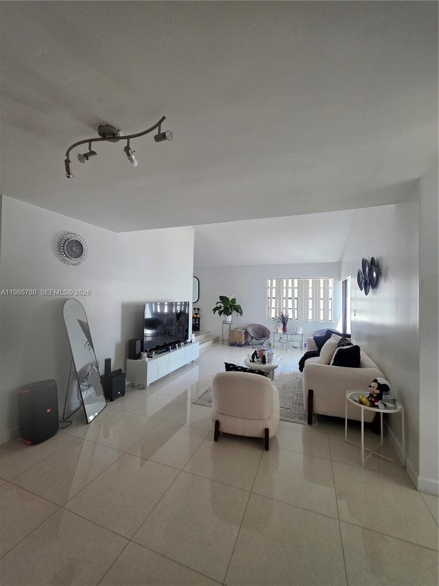 710 SW 99th Ct Cir, Miami FL 33174 — 57