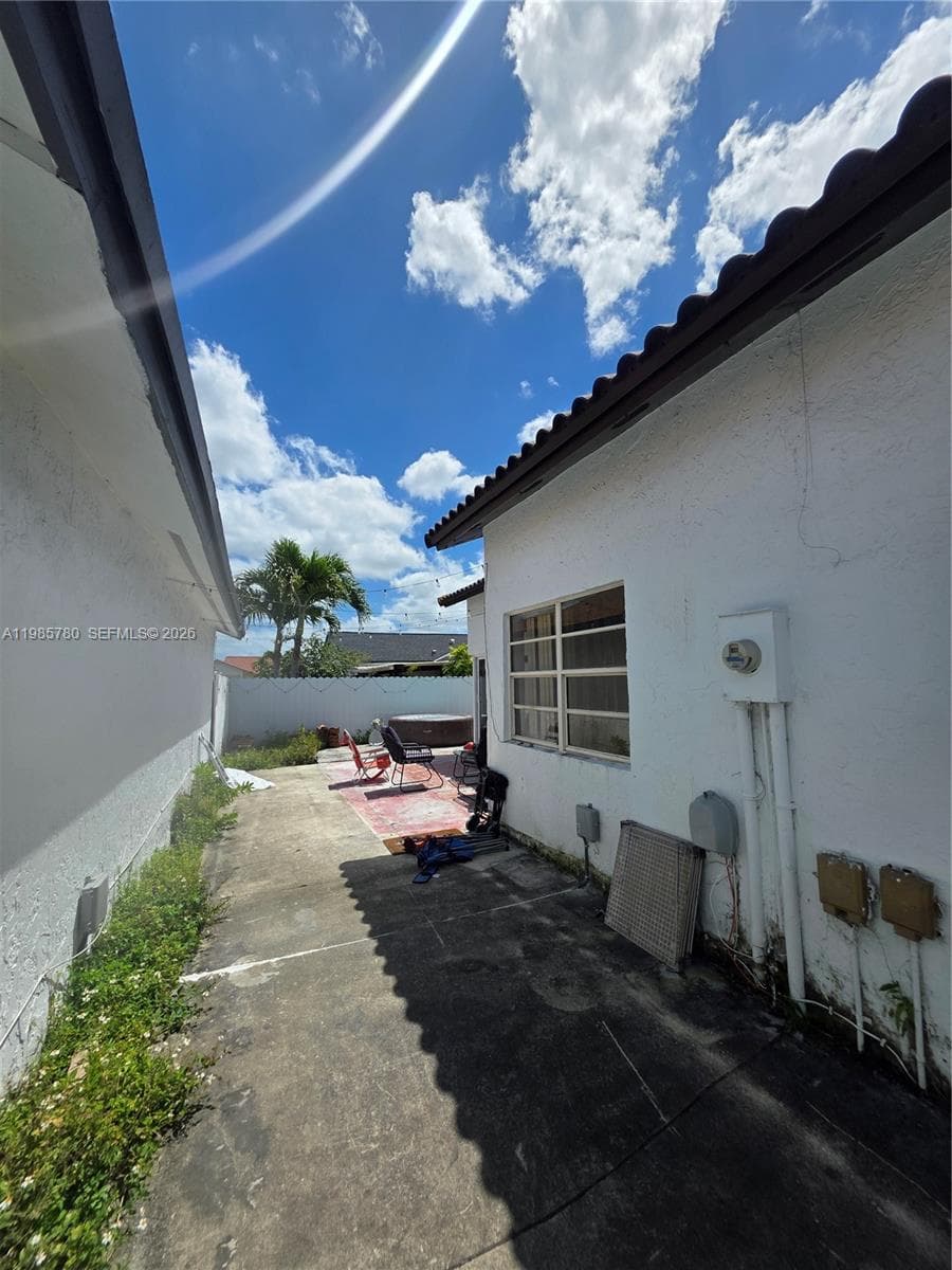 710 SW 99th Ct Cir, Miami FL 33174 — 49