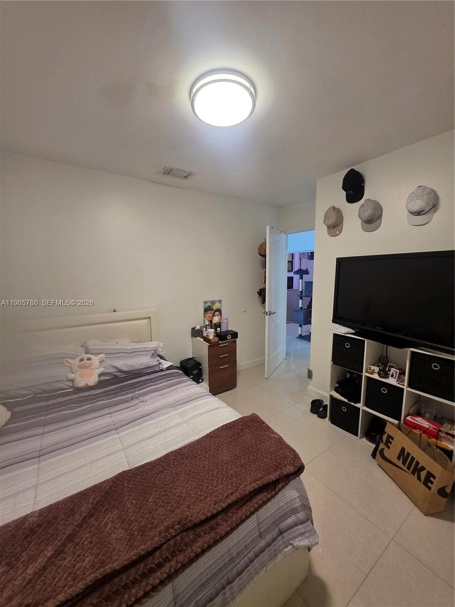 710 SW 99th Ct Cir, Miami FL 33174 — 54