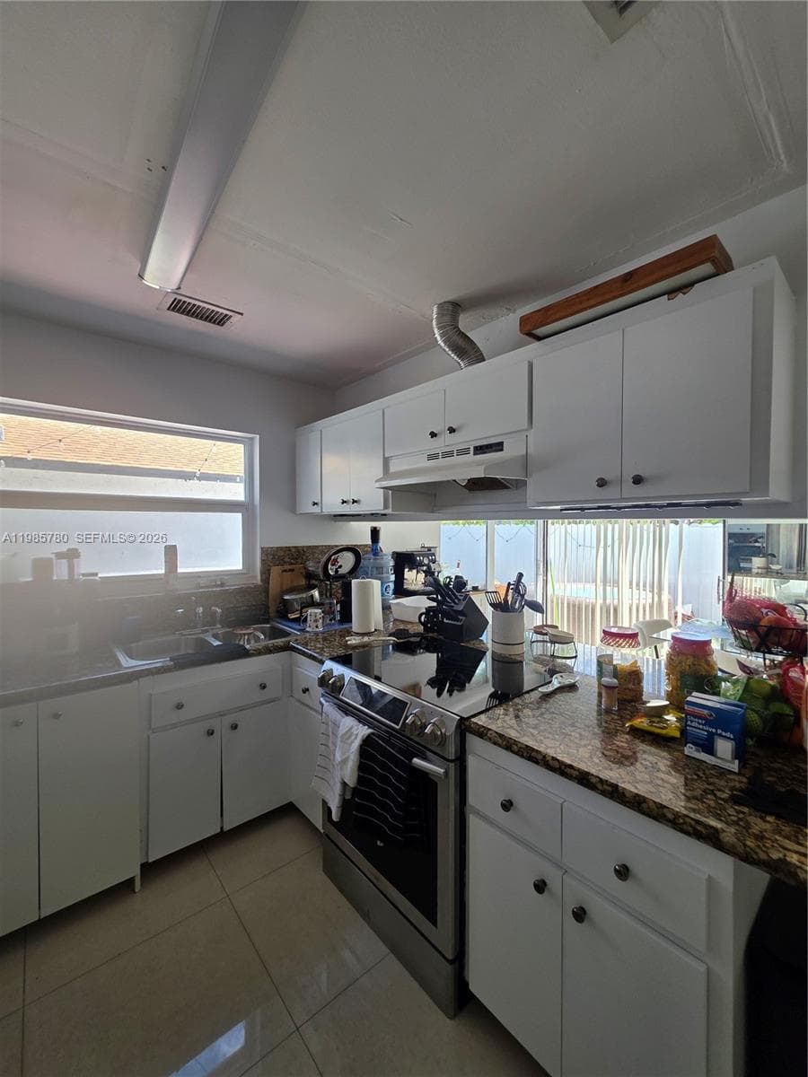 710 SW 99th Ct Cir, Miami FL 33174 — 35