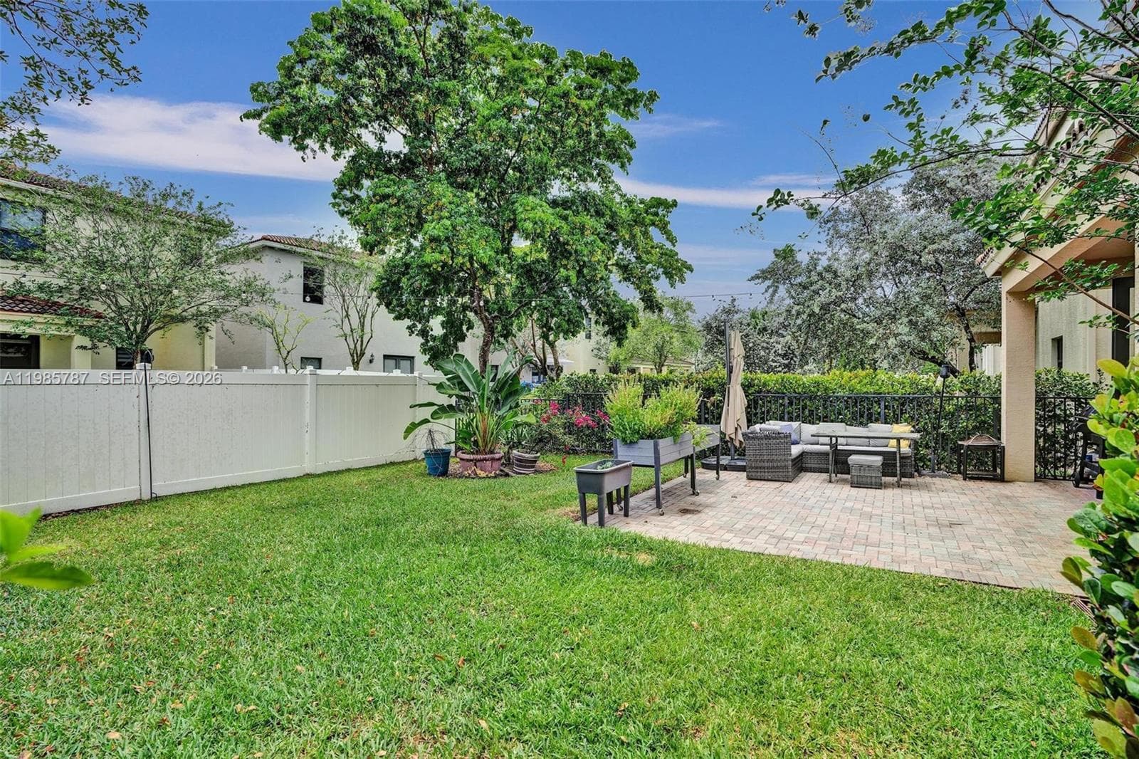 760 NE 193rd Ter, Miami FL 33179 — 17