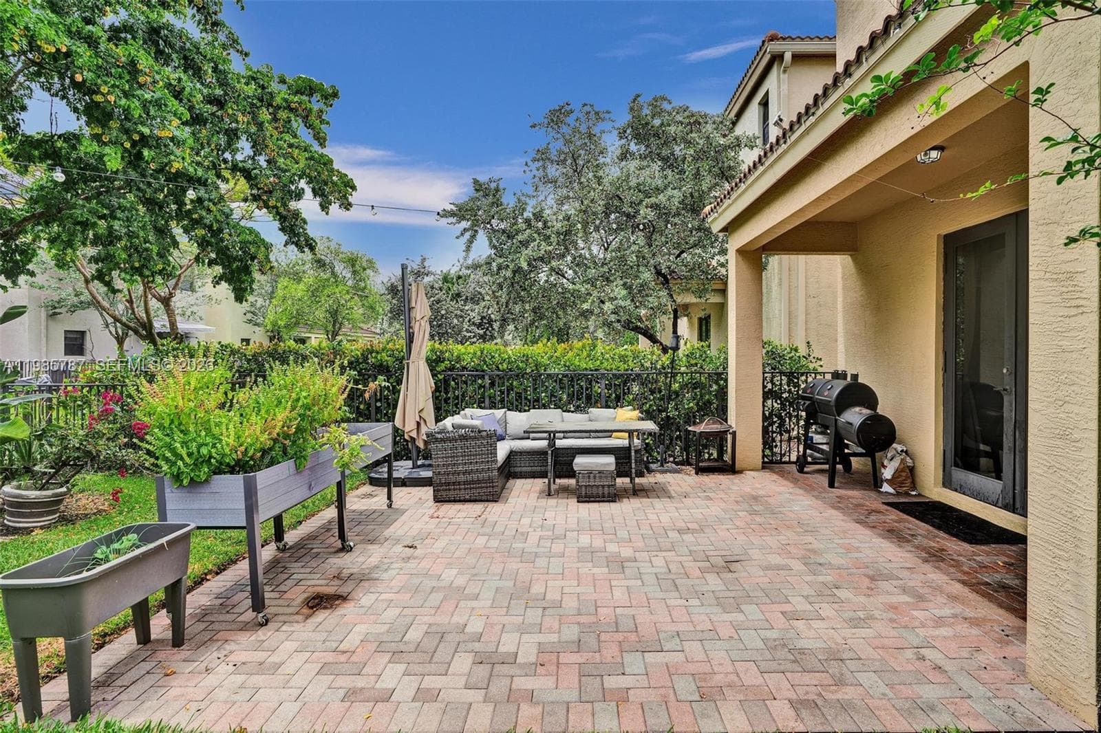 760 NE 193rd Ter, Miami FL 33179 — 22
