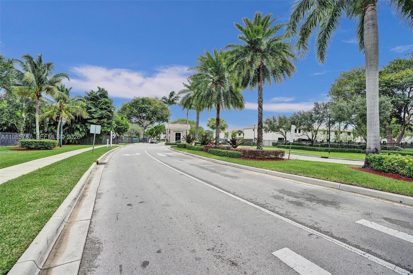 760 NE 193rd Ter, Miami FL 33179 — 40