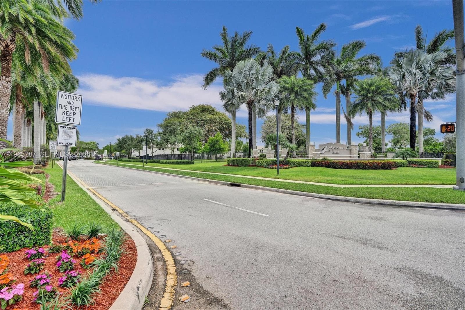 760 NE 193rd Ter, Miami FL 33179 — 39