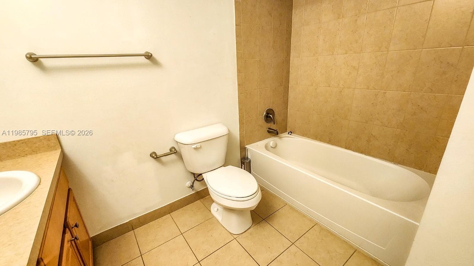 470 NE 194th Ter # 470, Miami FL 33179 — 22