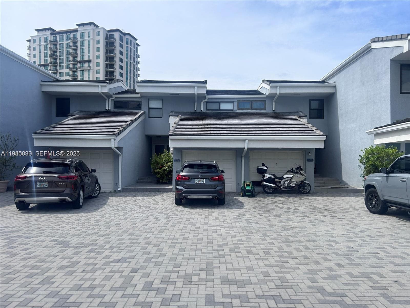 245 Poinciana Island Dr # 505, Sunny Isles Beach FL 33160 — 33