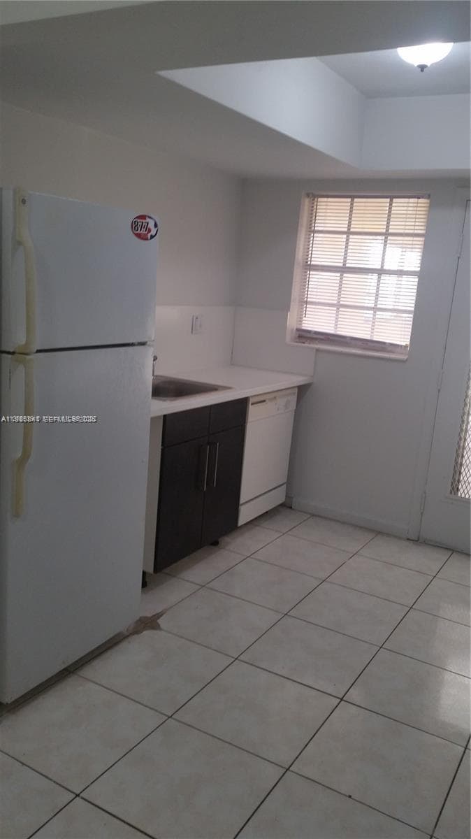11840 NE 19th Dr # 27, North Miami FL 33181 — 1