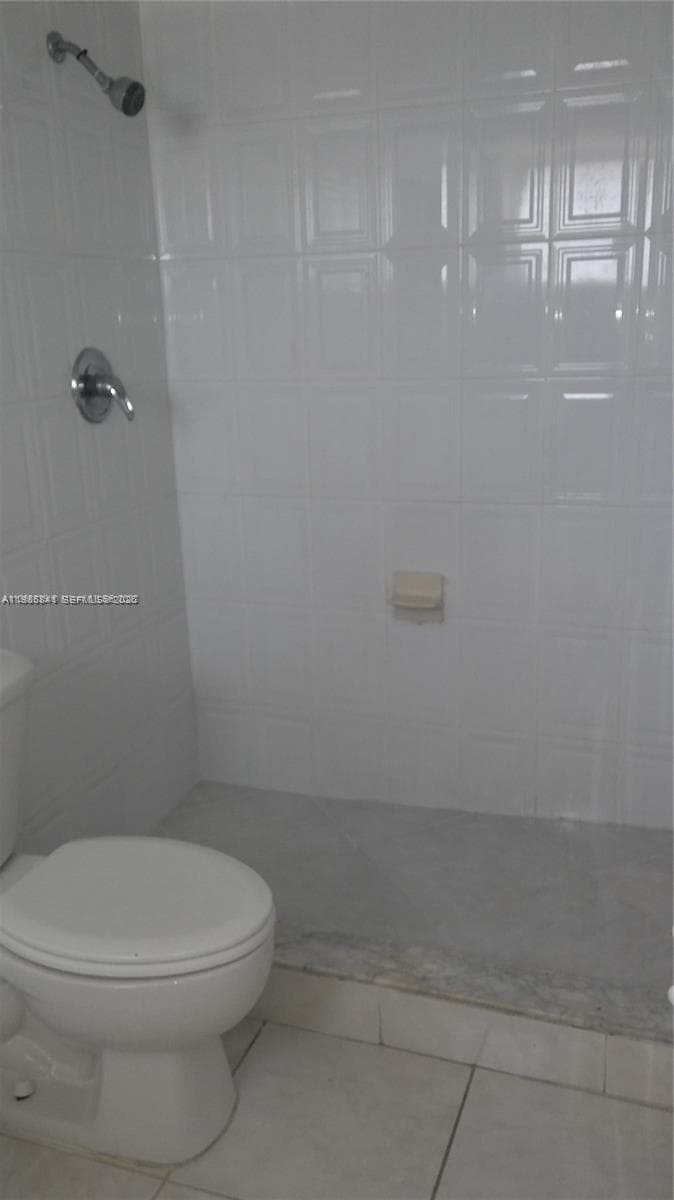 11840 NE 19th Dr # 27, North Miami FL 33181 — 9