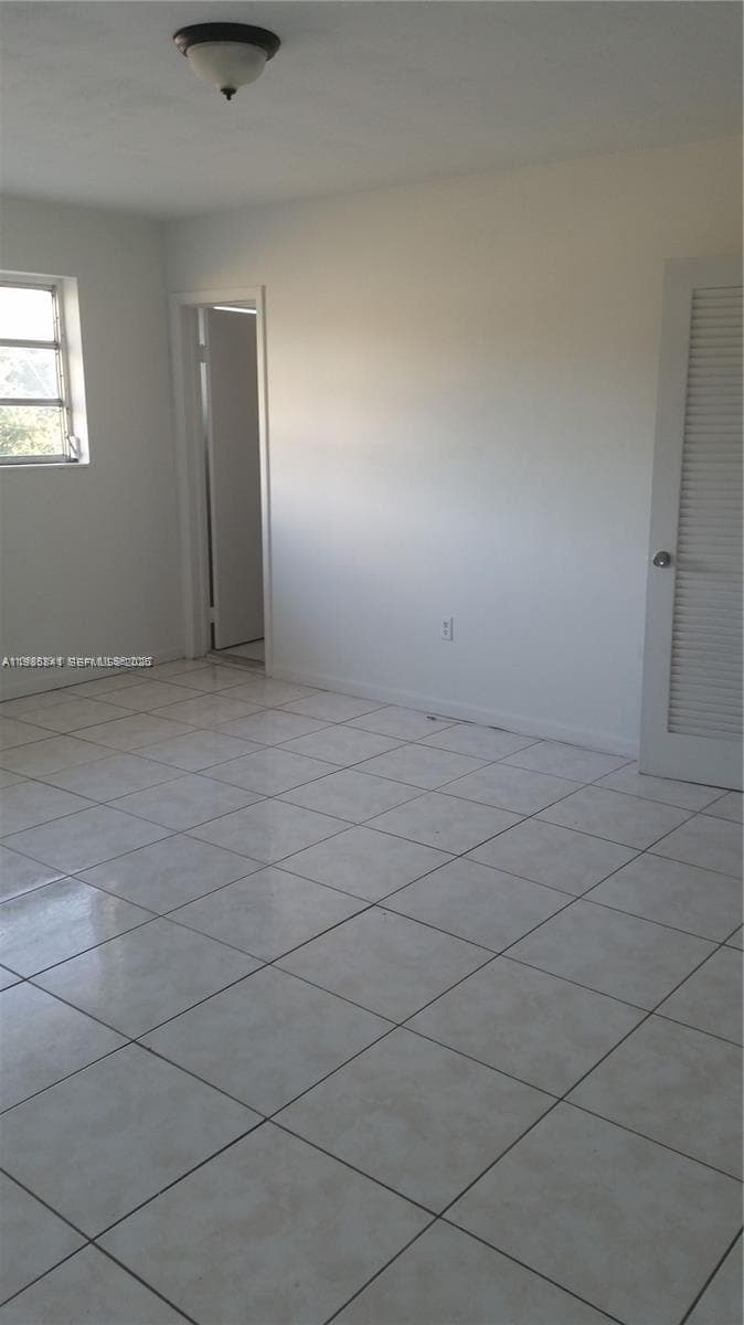 11840 NE 19th Dr # 27, North Miami FL 33181 — 10