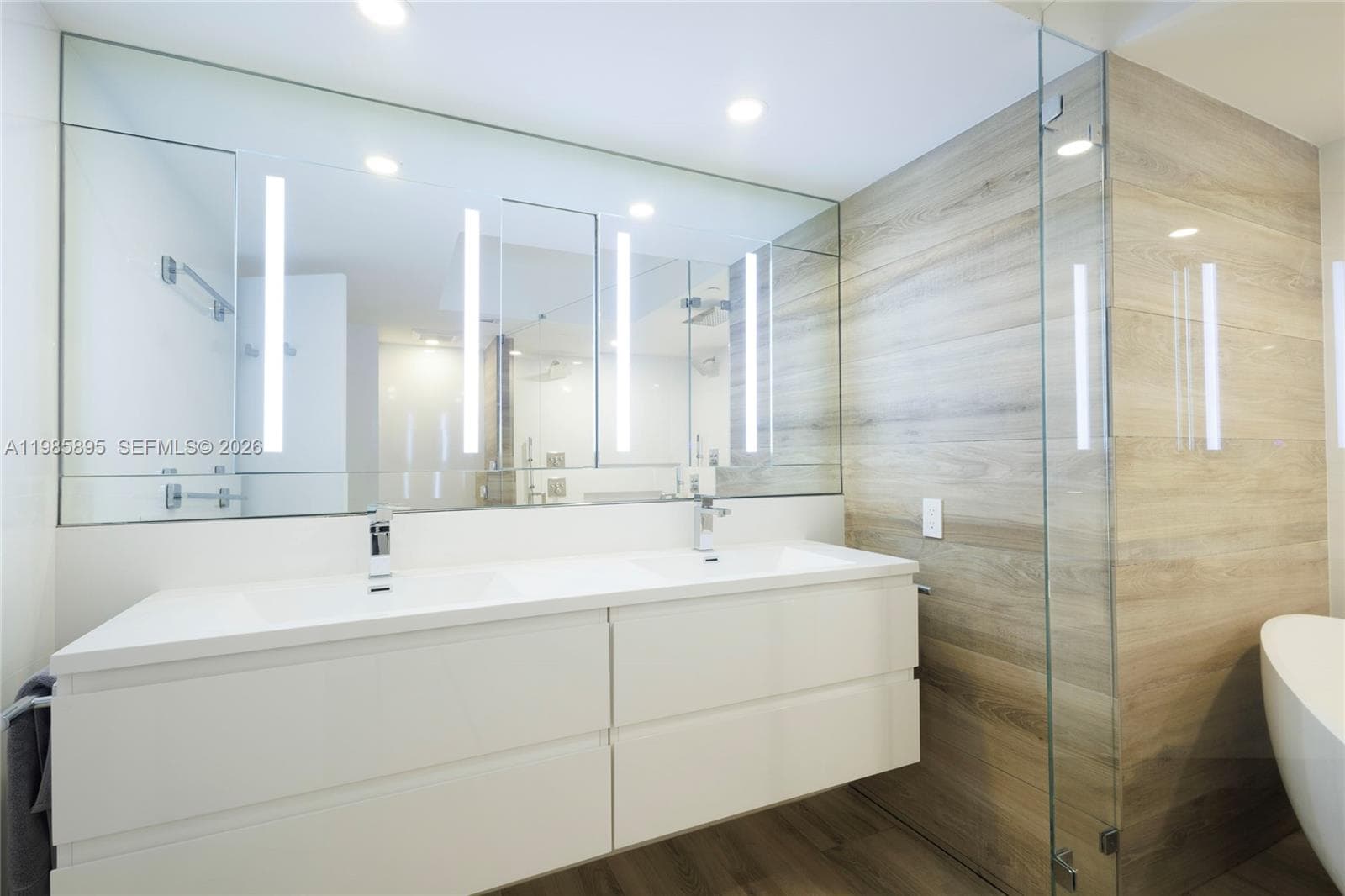 3640 Yacht Club Dr # 1701, Aventura FL 33180 — 16