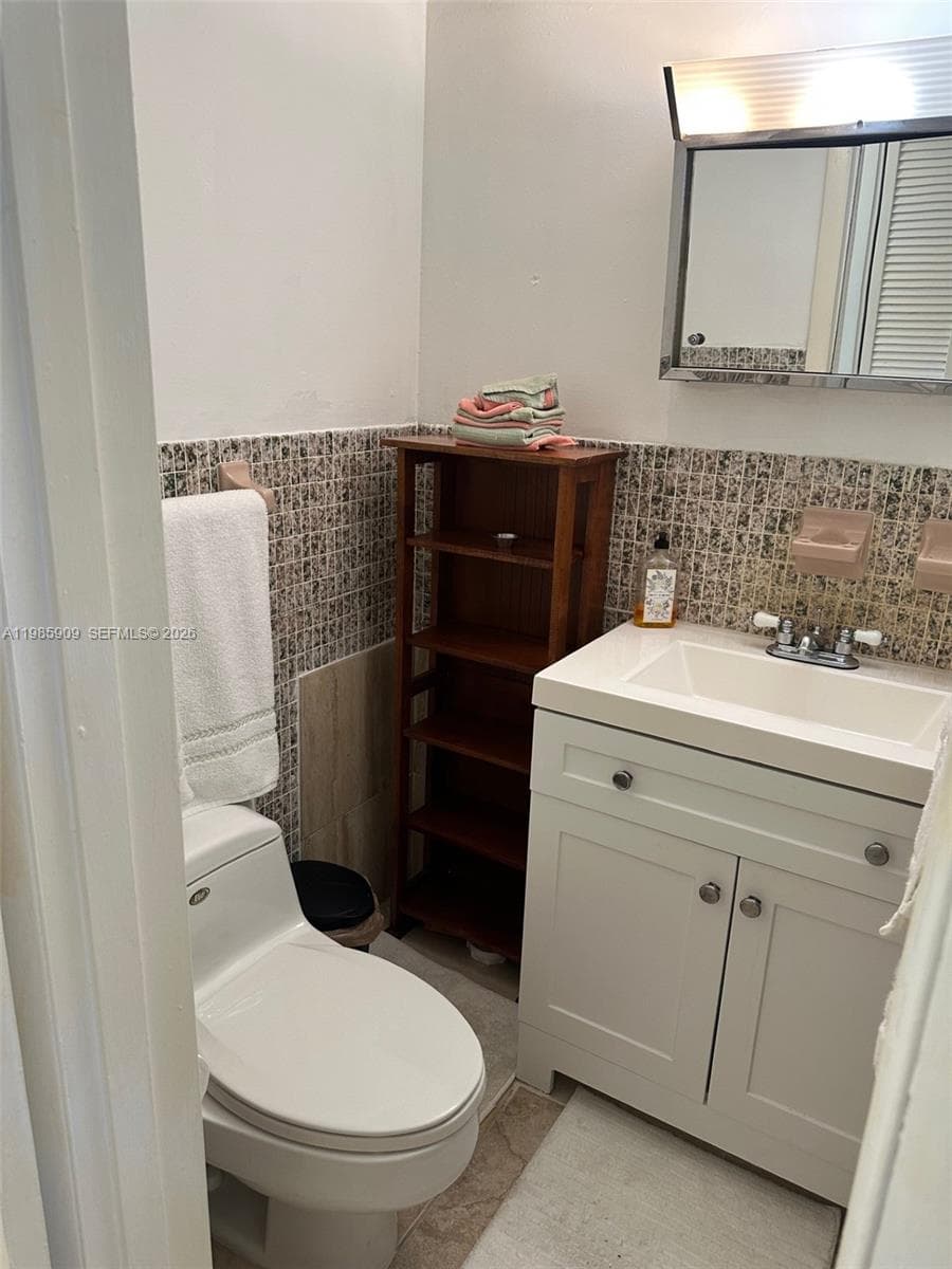 11685 Canal Dr # 205, North Miami FL 33181 — 16