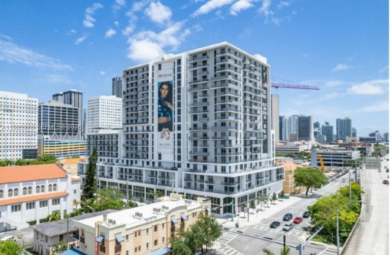 218 NW 8th St, Miami FL 33136 — 1