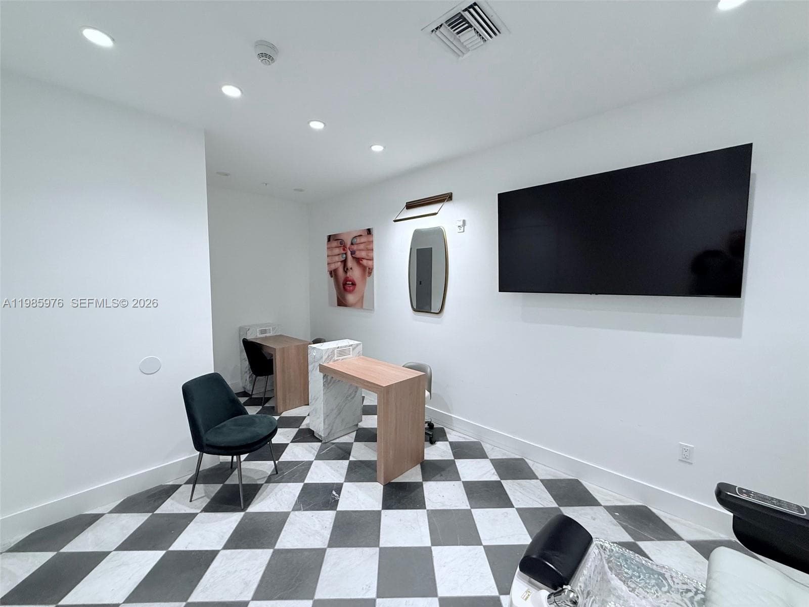 218 NW 8th St, Miami FL 33136 — 15