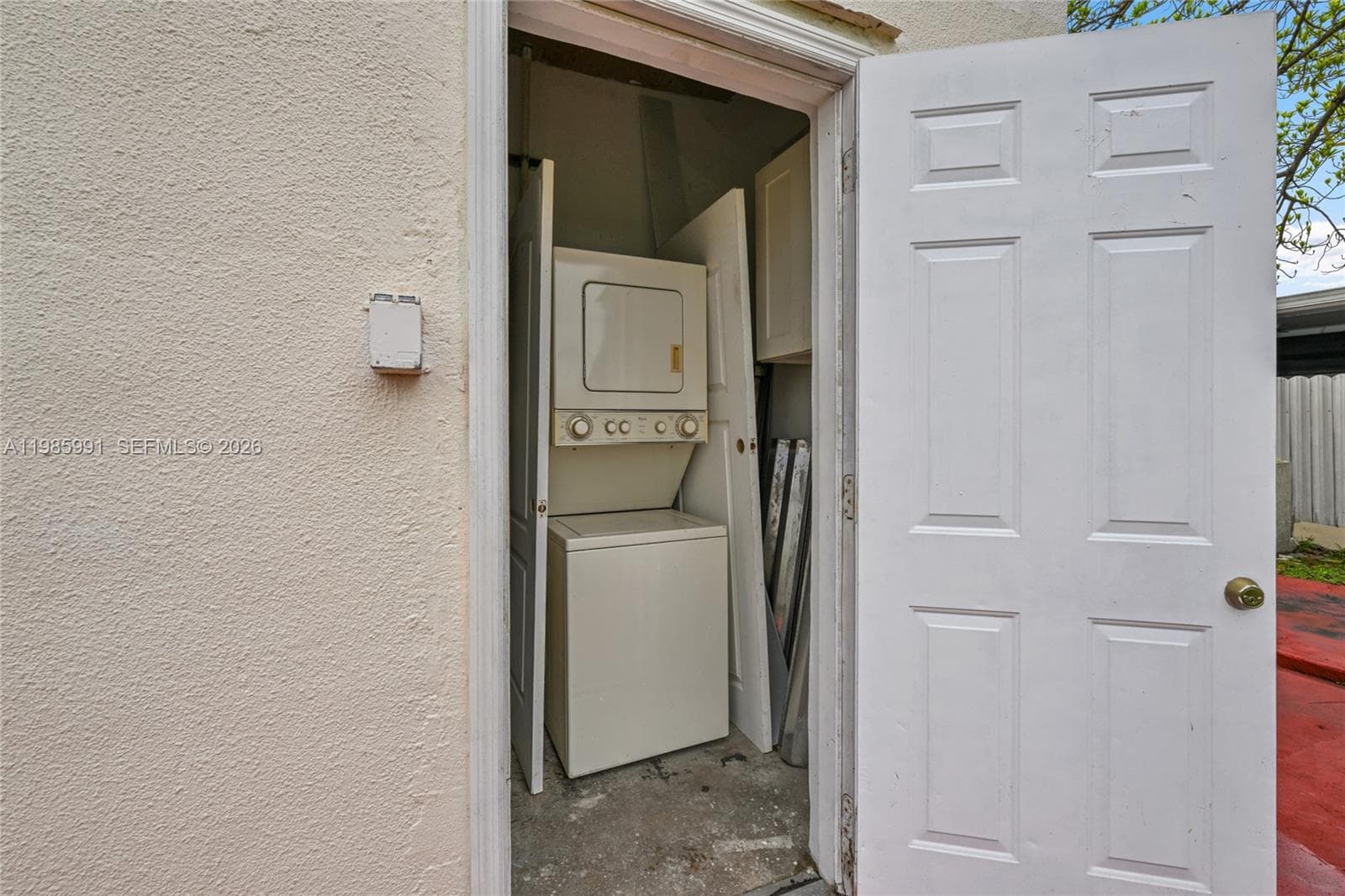 210 E 59th St, Hialeah FL 33013 — 20