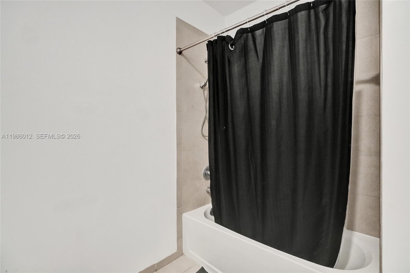 408 NE 212th Ter, Miami FL 33179 — 29