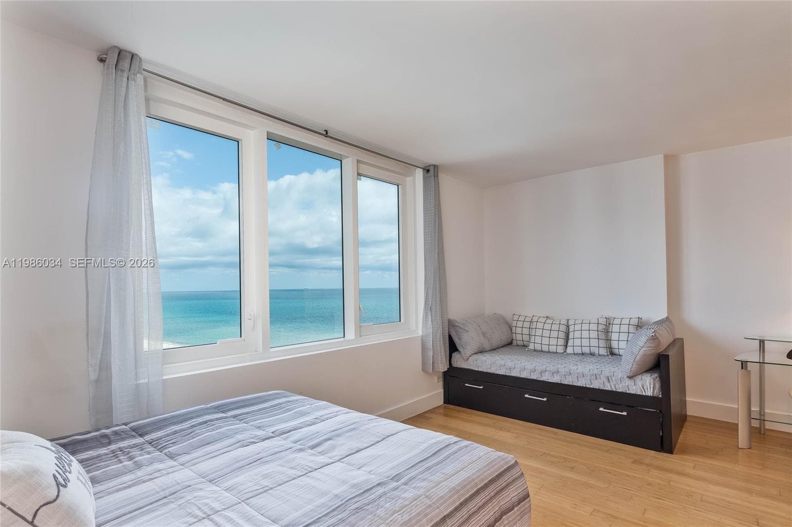 2301 Collins Ave # 1512, Miami Beach FL 33139 — 2