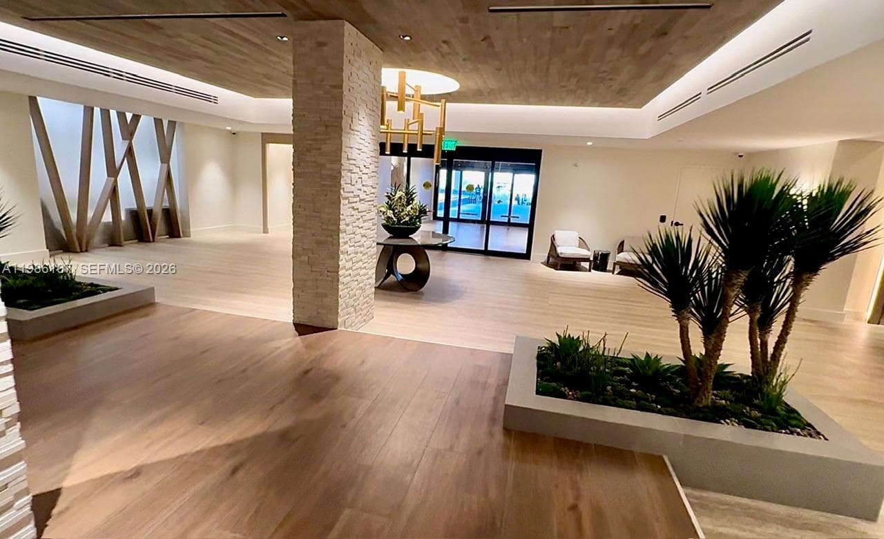 2301 Collins Ave # 931, Miami Beach FL 33139 — 22