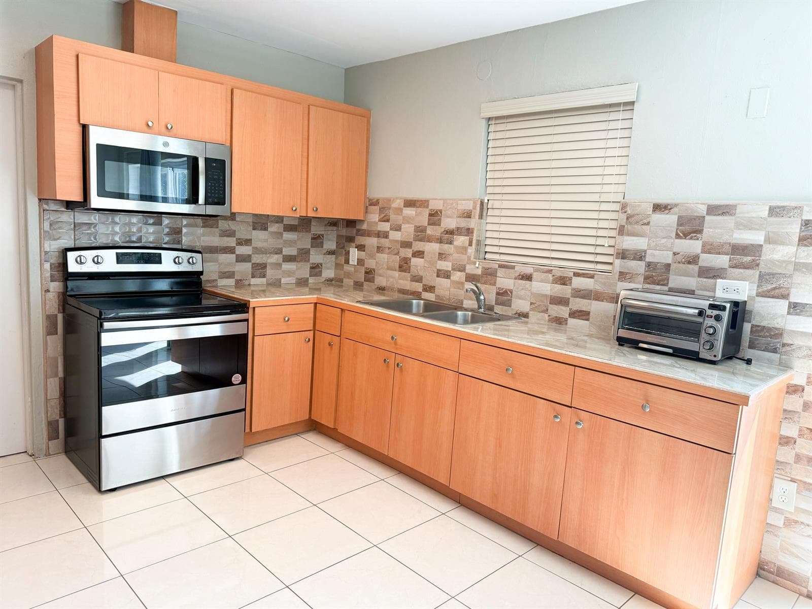 19731 NW 4th Avenue, Miami Gardens FL 33169 — 10
