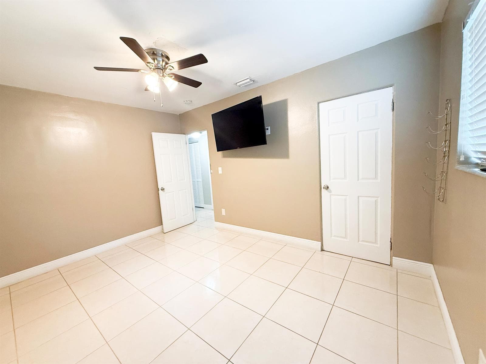 19731 NW 4th Avenue, Miami Gardens FL 33169 — 18