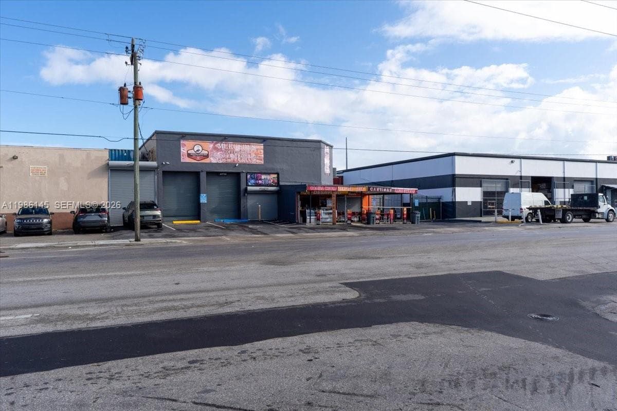 3595 NW 54th St, Hialeah FL 33142 — 9