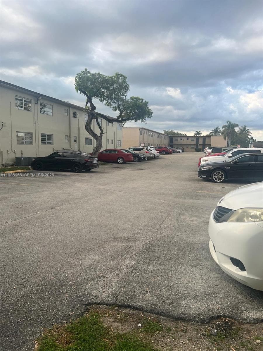 3901 SW 112th Ave # 34, Miami FL 33165 — 5