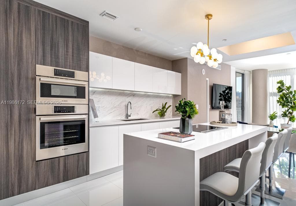 851 NE 1st Ave # 1011, Miami FL 33132 — 1