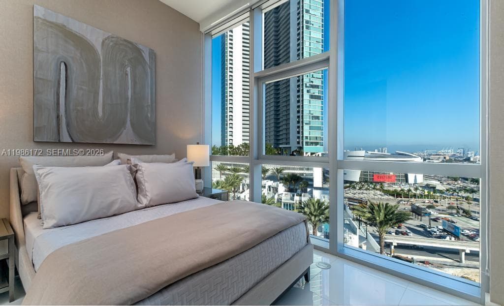 851 NE 1st Ave # 1011, Miami FL 33132 — 5