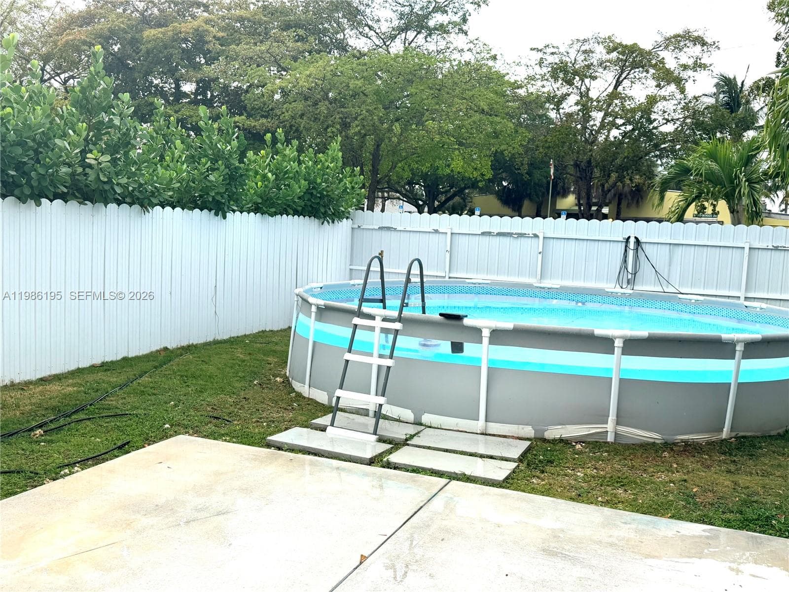 14401 Boggs Dr, Miami FL 33176 — 16
