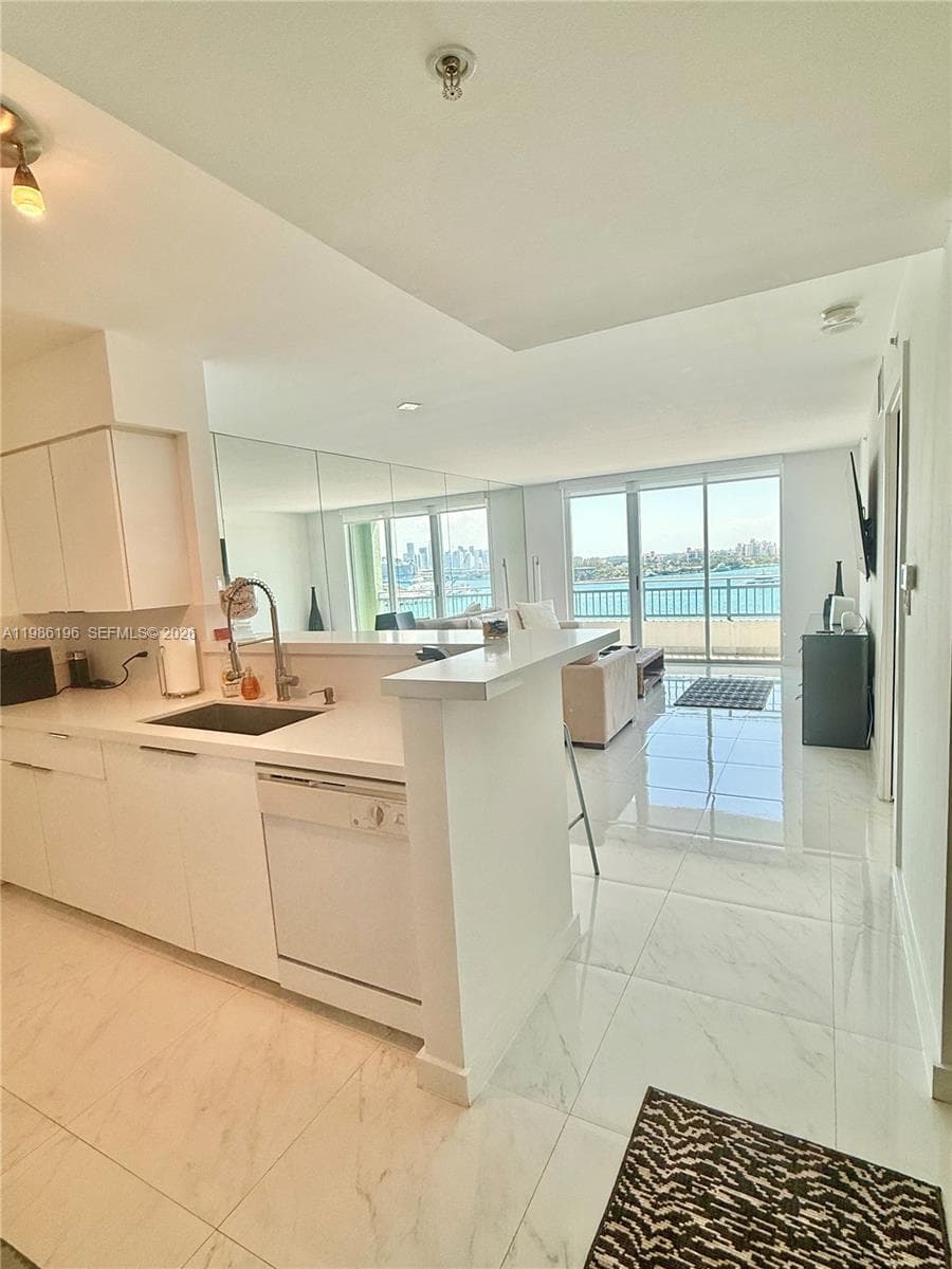 90 Alton Rd # 1106, Miami Beach FL 33139 — 1