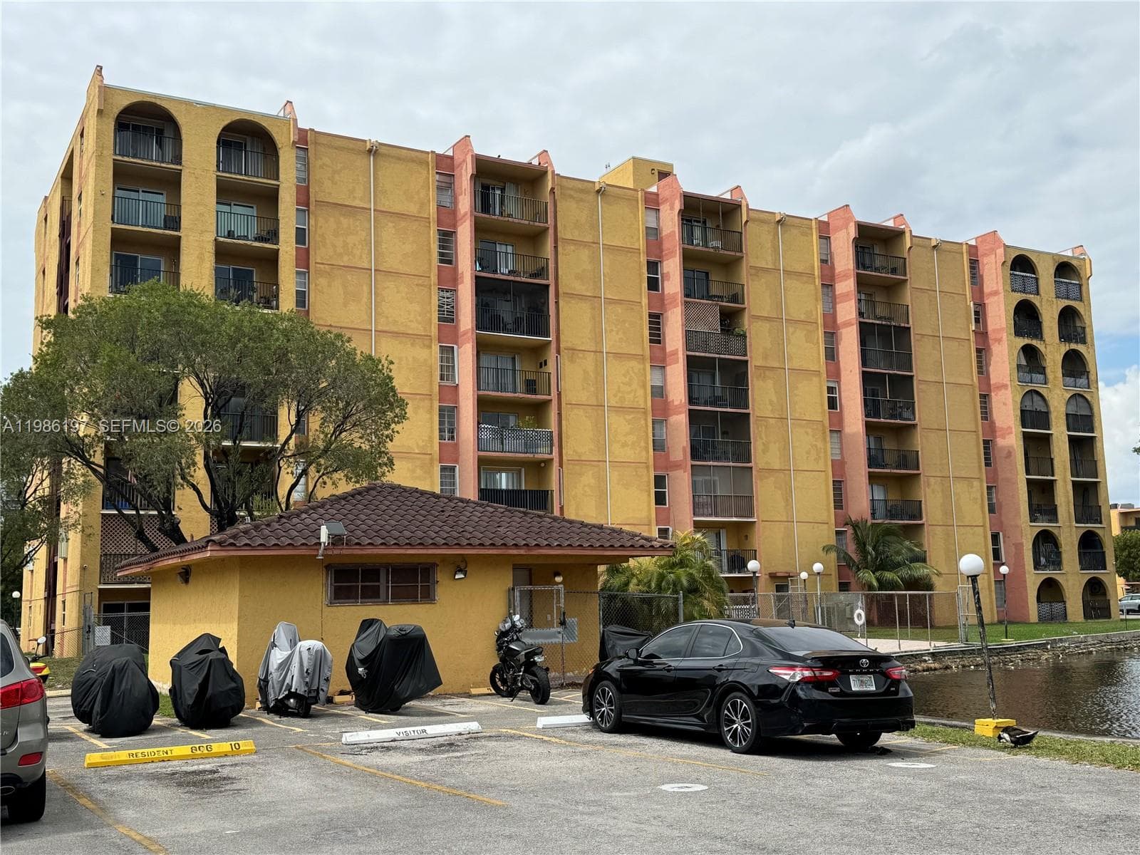 4717 NW 7th St # 10, Miami FL 33126 — 6