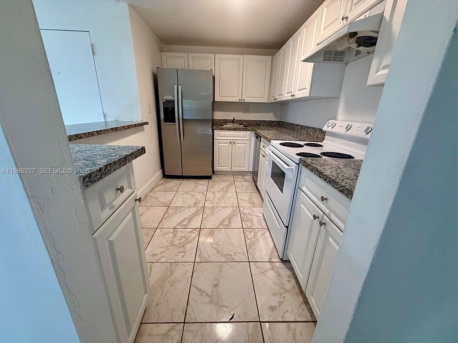 10393 N Kendall Dr # U7, Miami FL 33176 — 2