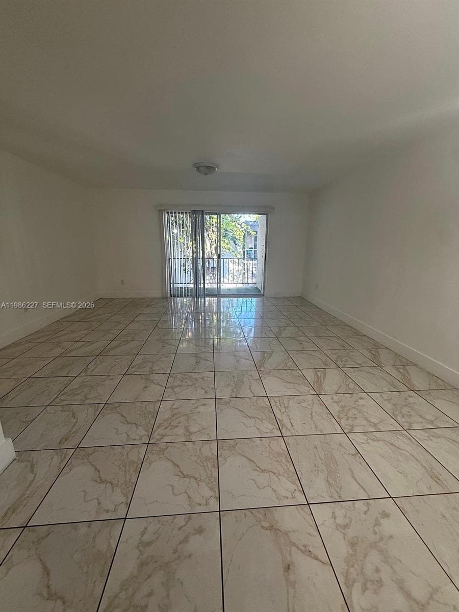 10393 N Kendall Dr # U7, Miami FL 33176 — 3