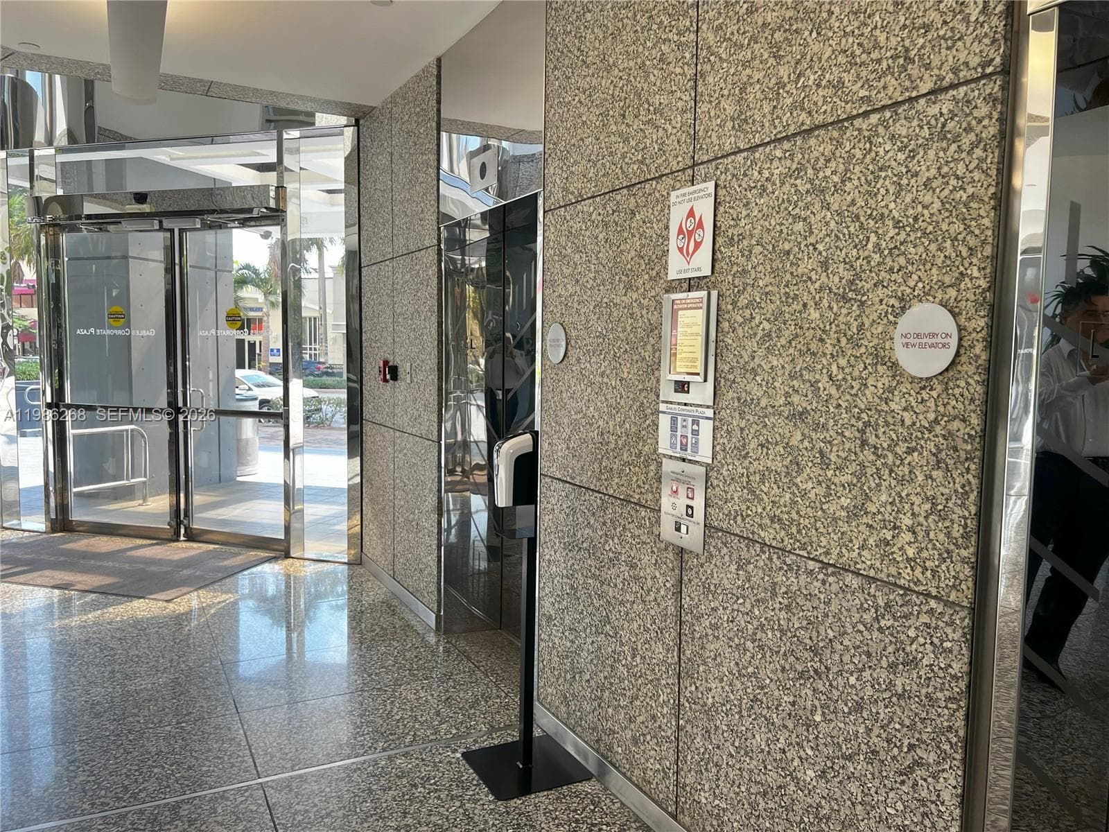 2100 Ponce De Leon Blvd, Coral Gables FL 33134 — 2