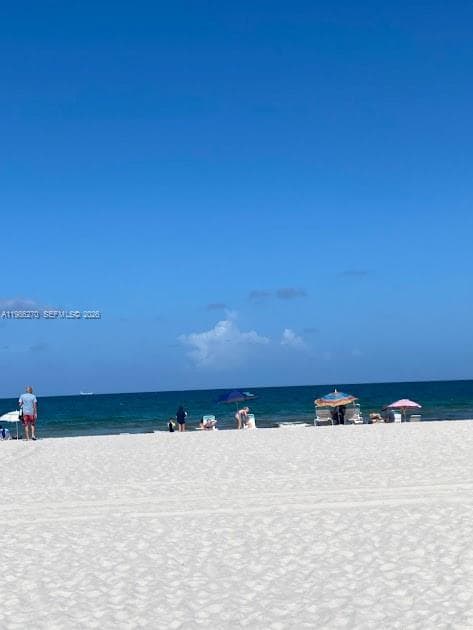 5601 Collins Ave # 1524, Miami Beach FL 33140 — 22