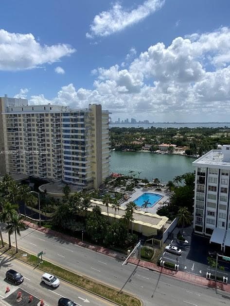 5601 Collins Ave # 1524, Miami Beach FL 33140 — 7