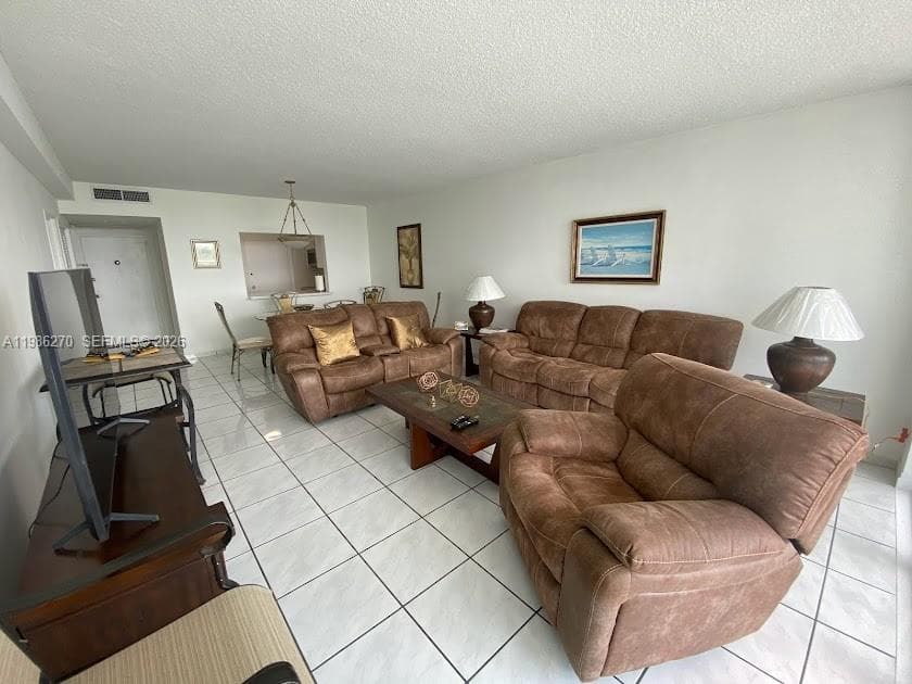 5601 Collins Ave # 1524, Miami Beach FL 33140 — 9