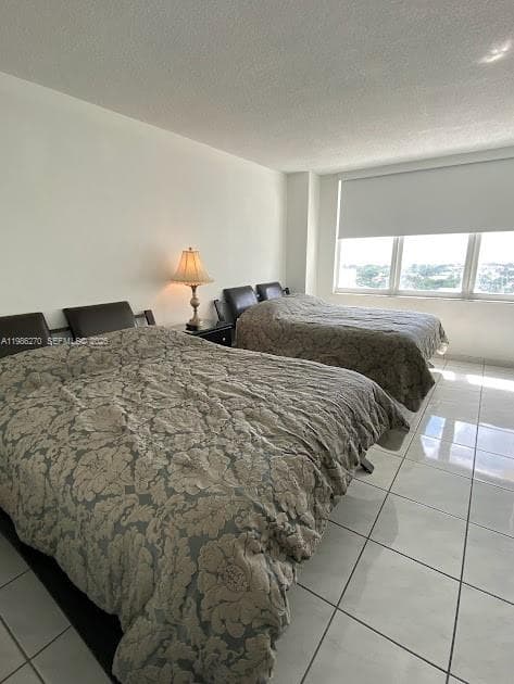 5601 Collins Ave # 1524, Miami Beach FL 33140 — 18