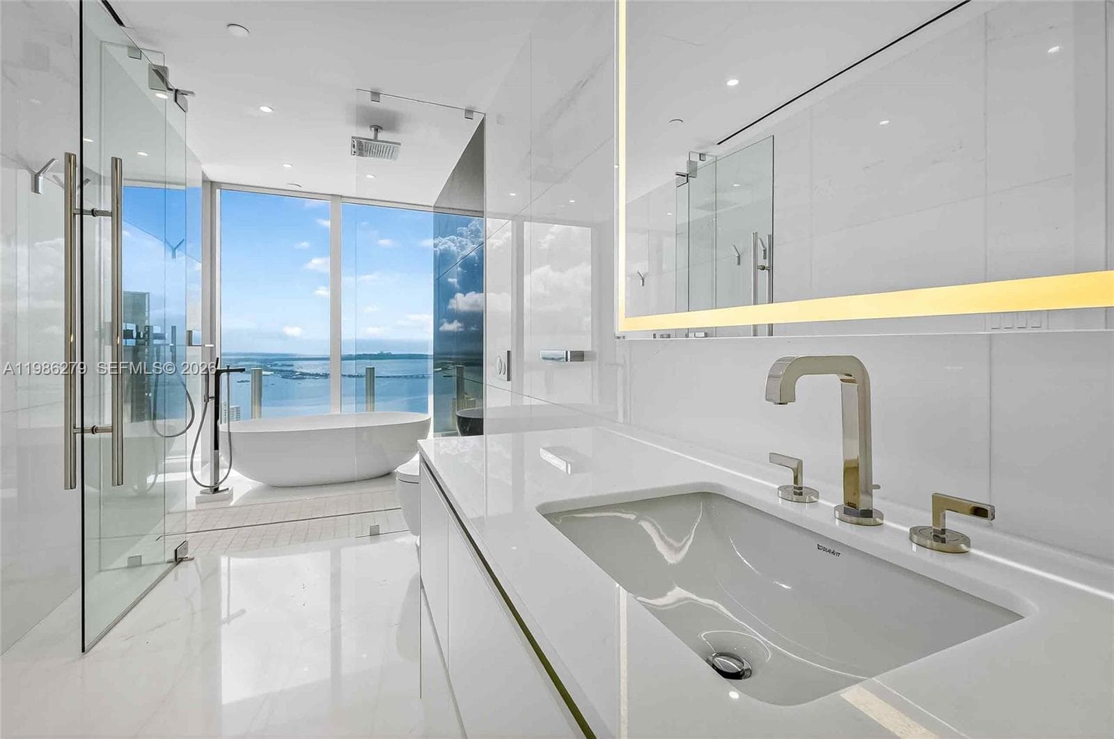 300 Biscayne Blvd Way # 4901E, Miami FL 33131 — 27