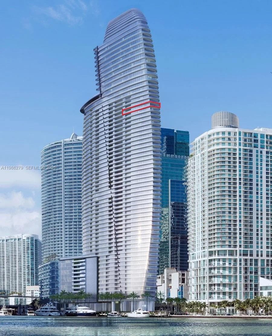 300 Biscayne Blvd Way # 4901E, Miami FL 33131 — 35