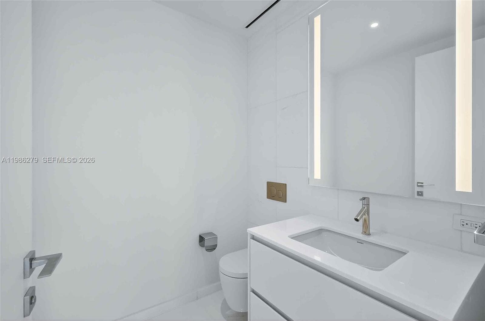 300 Biscayne Blvd Way # 4901E, Miami FL 33131 — 21
