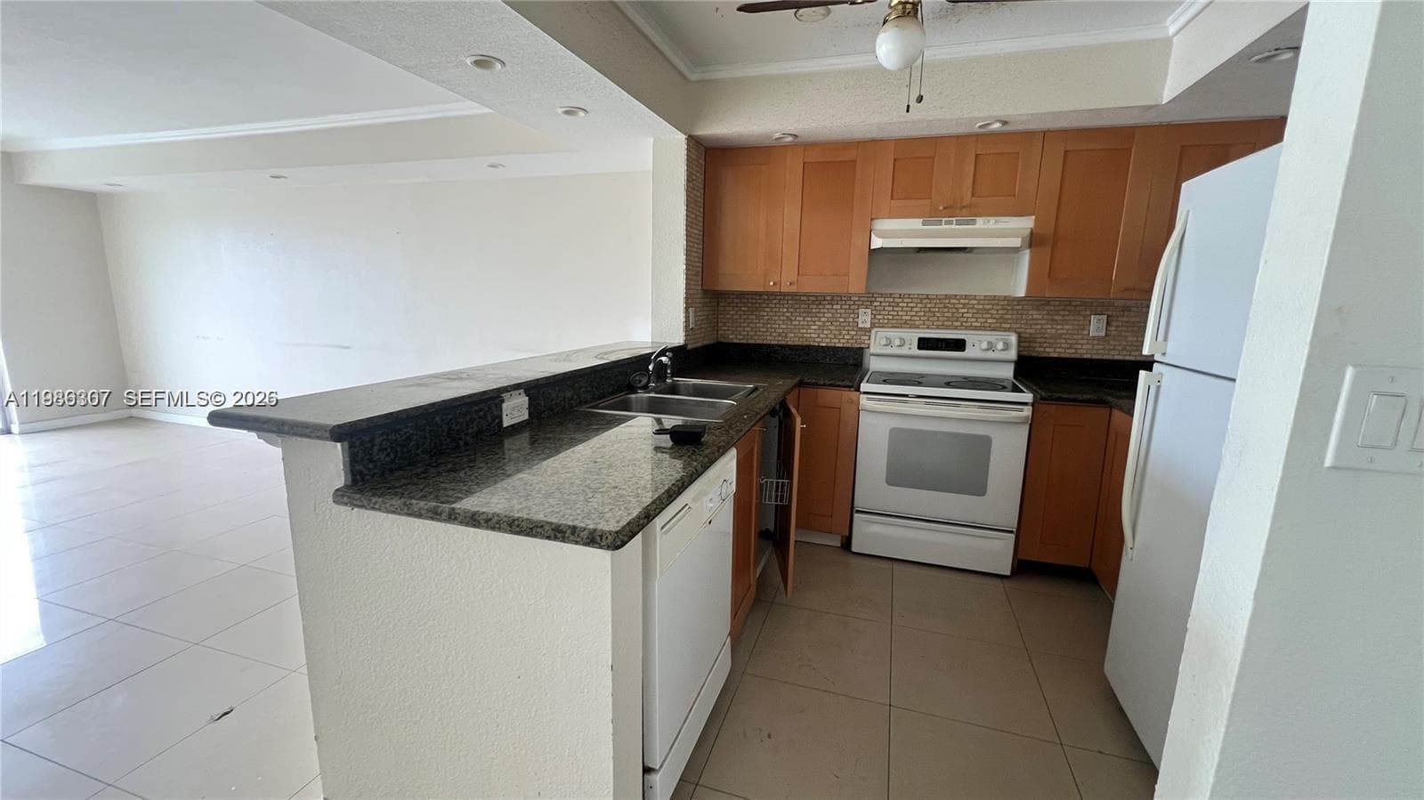 486 NW 165th St Rd # 606, Miami FL 33169 — 2