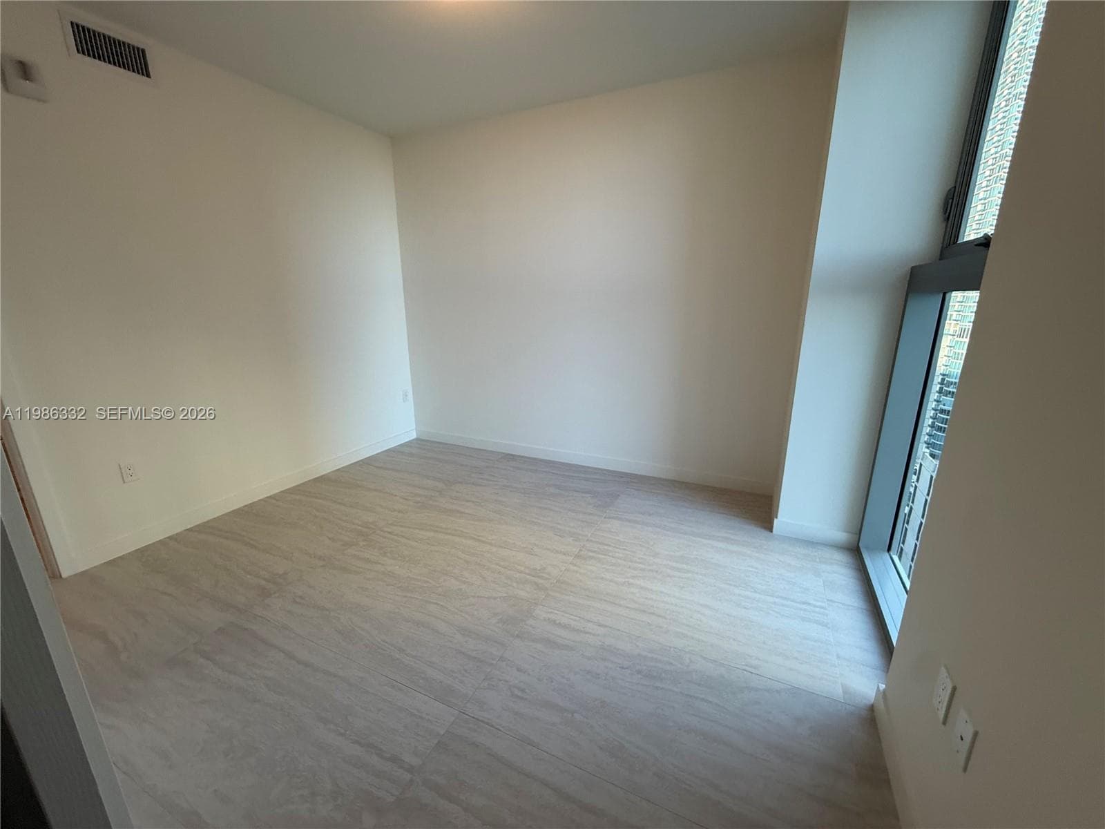 77 SE 5 St # 2015, Miami FL 33131 — 16