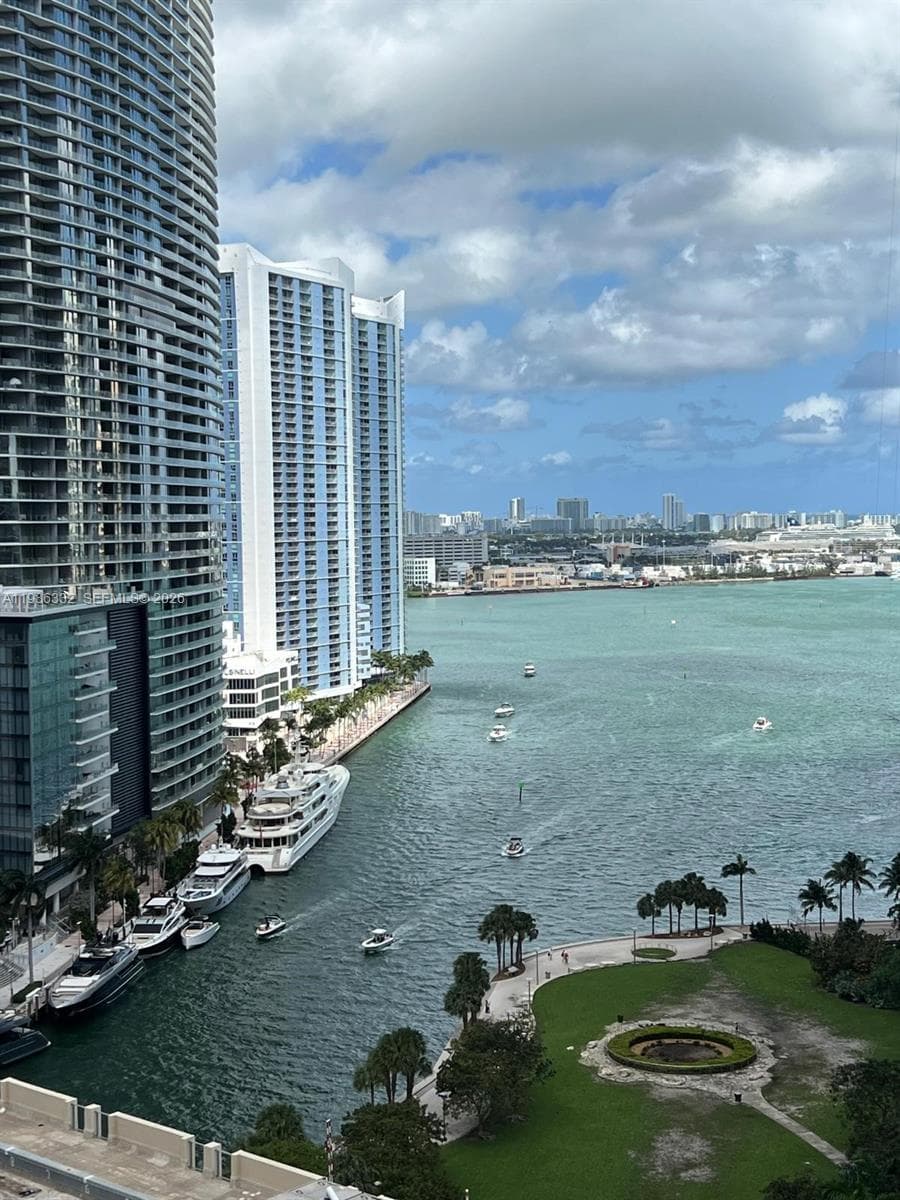 77 SE 5 St # 2015, Miami FL 33131 — 12