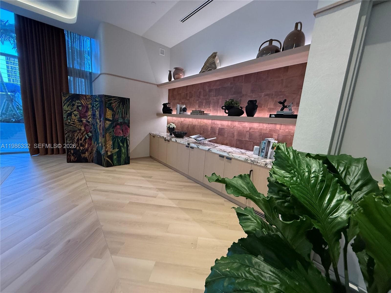 77 SE 5 St # 2015, Miami FL 33131 — 53
