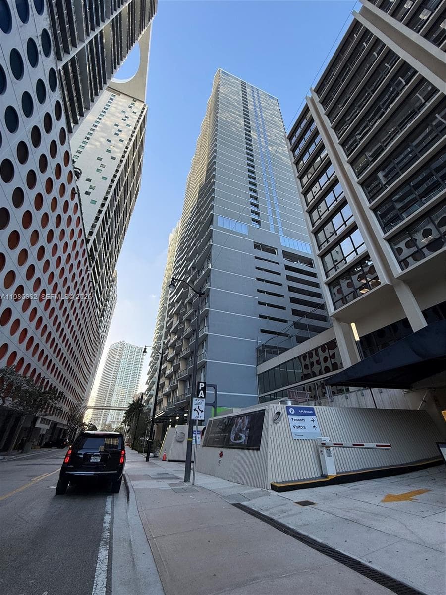 77 SE 5 St # 2015, Miami FL 33131 — 7