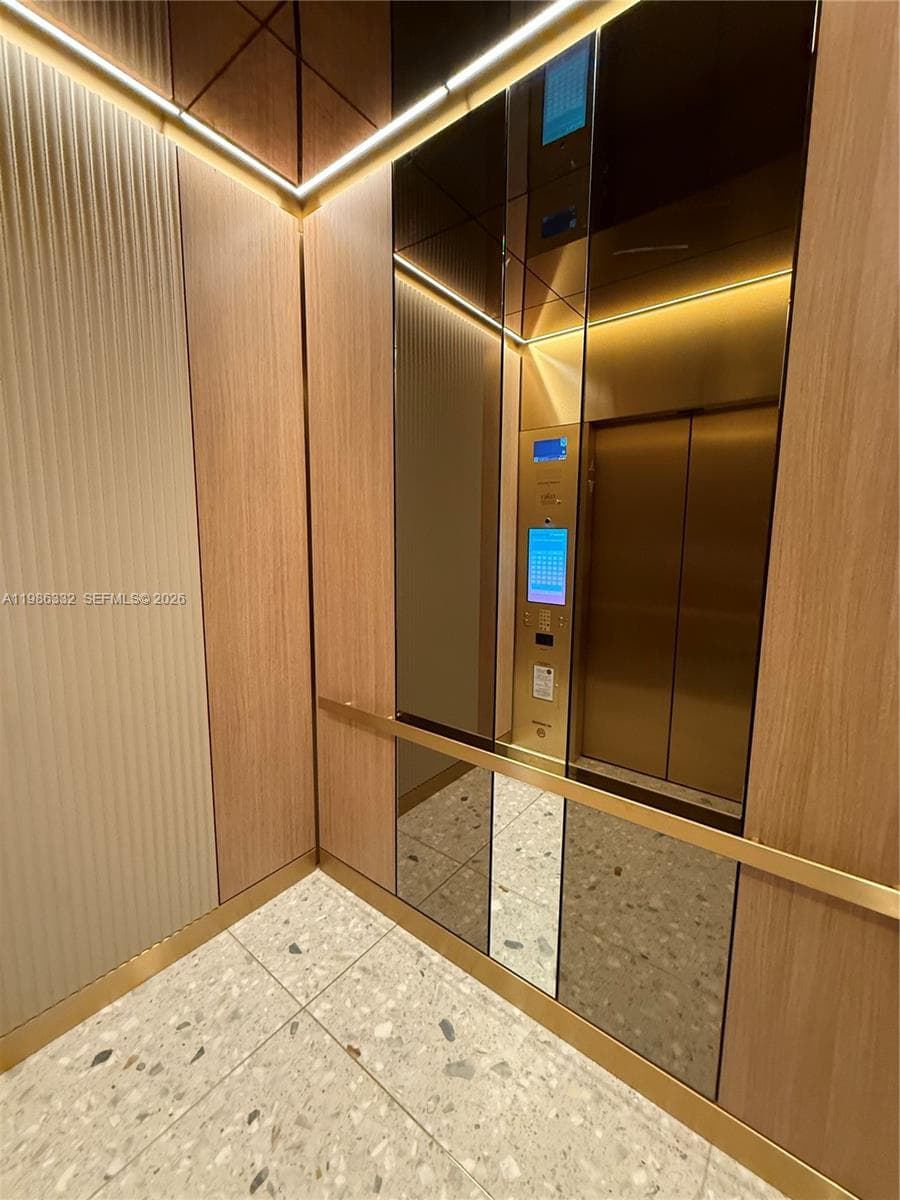 77 SE 5 St # 2015, Miami FL 33131 — 63