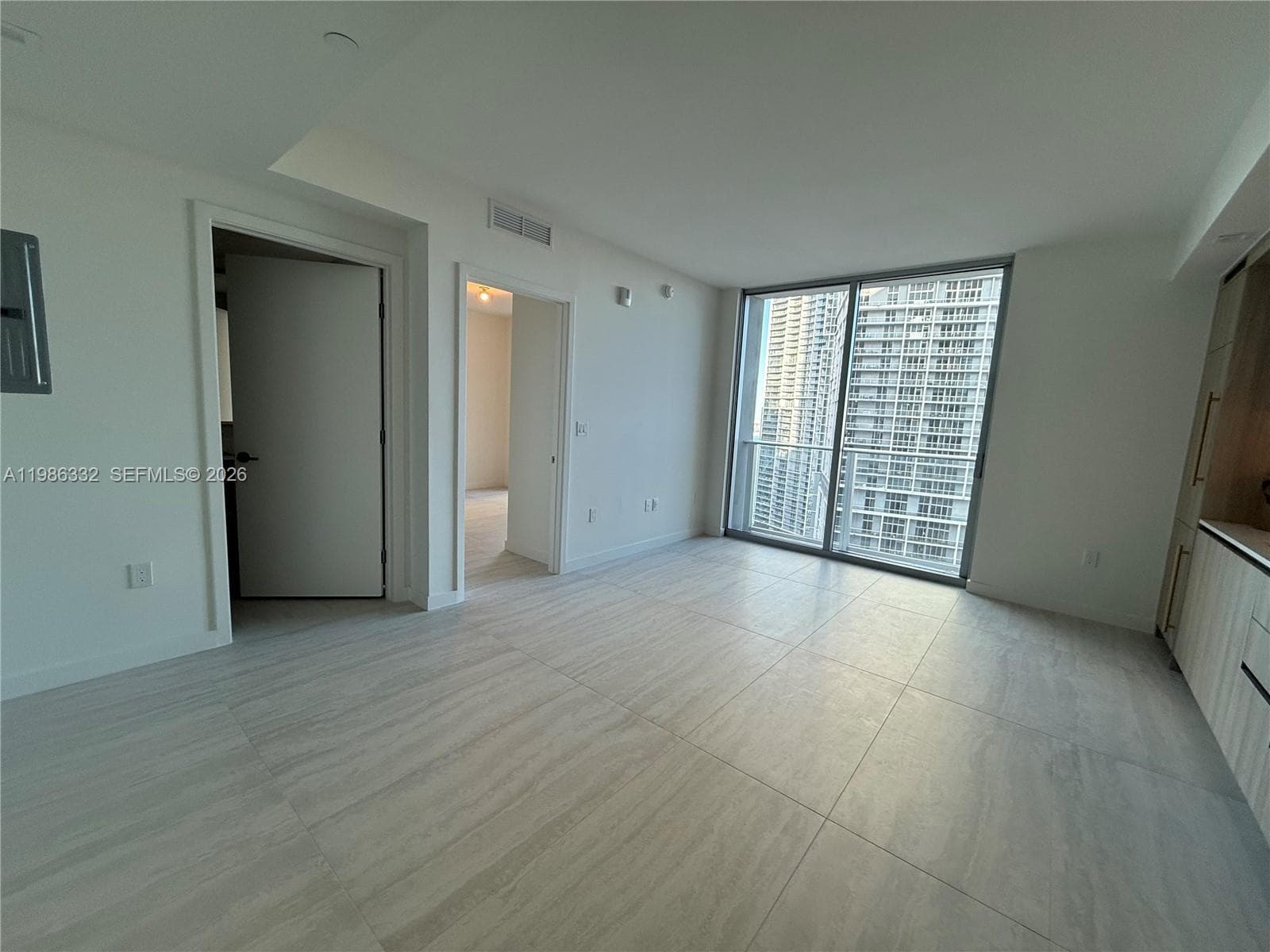 77 SE 5 St # 2015, Miami FL 33131 — 28